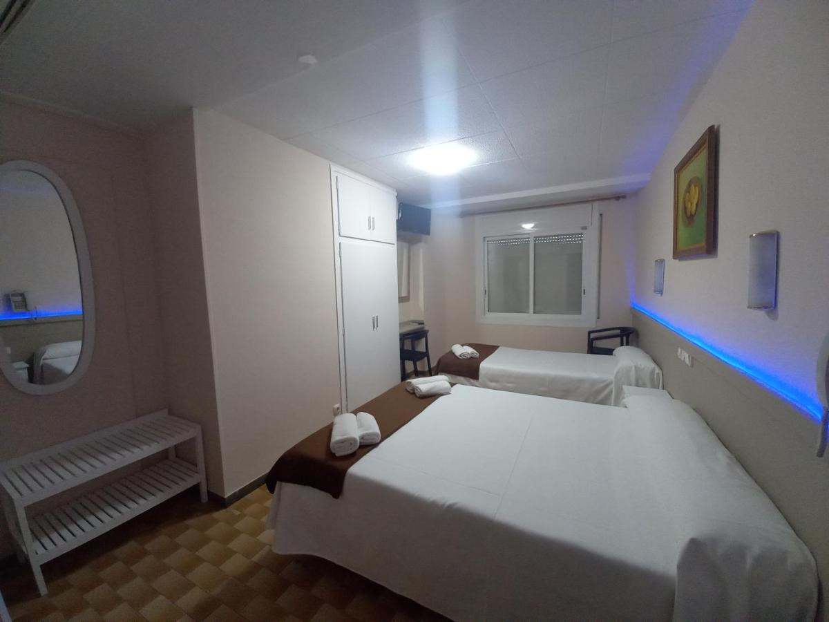 Hostal Sant Bernat Olot Extérieur photo